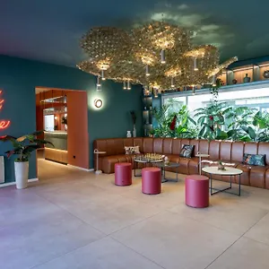 Otel Bleis, Bolonya